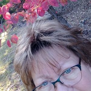 Meet your Posher, Debbie